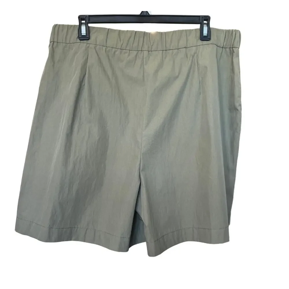 New ~ TOPSHOP , NORDSTROM ~ Women's Green Pleated Front Chino Shorts Size 12